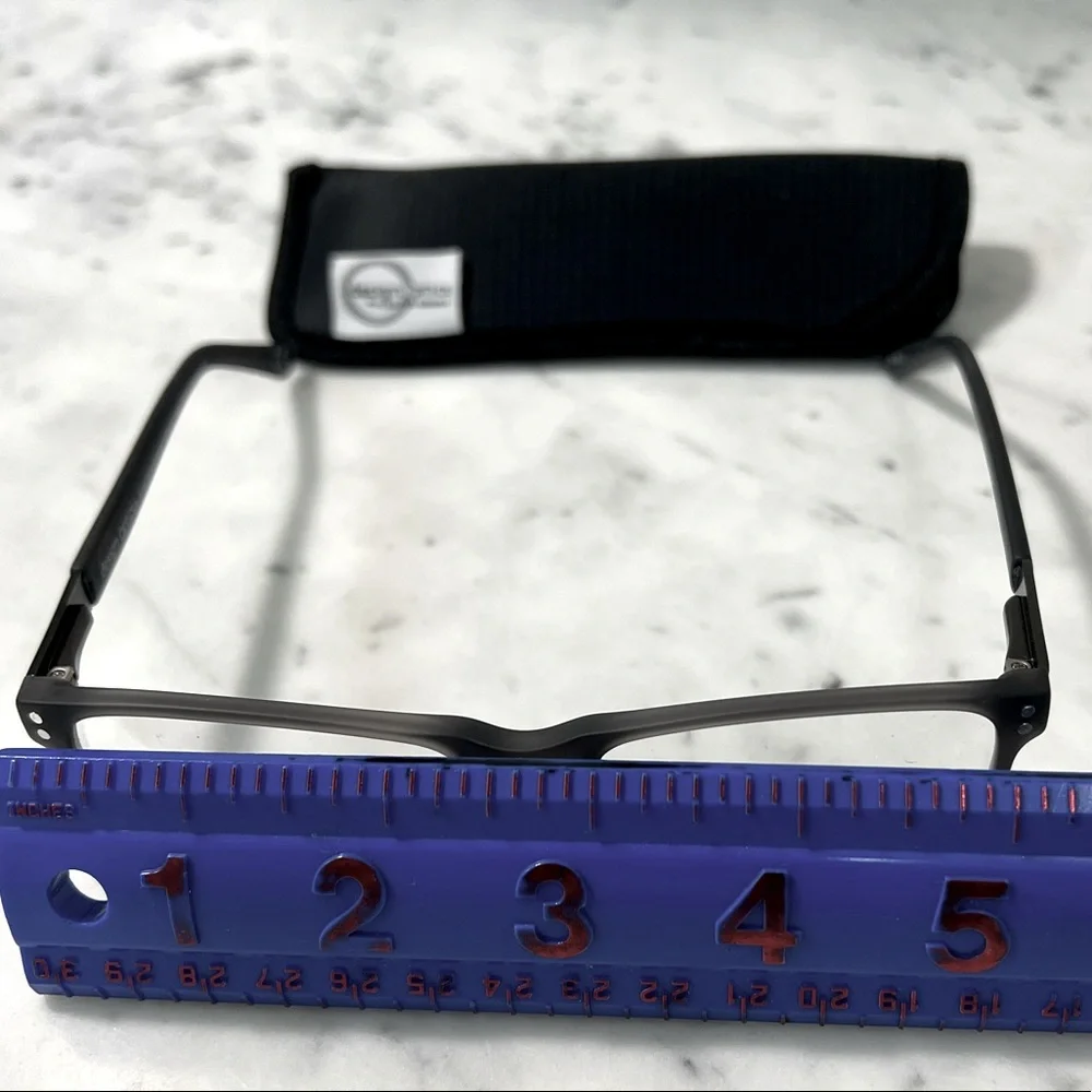 DESIGN OPTICS by Foster Grant Gray Sz +2.00